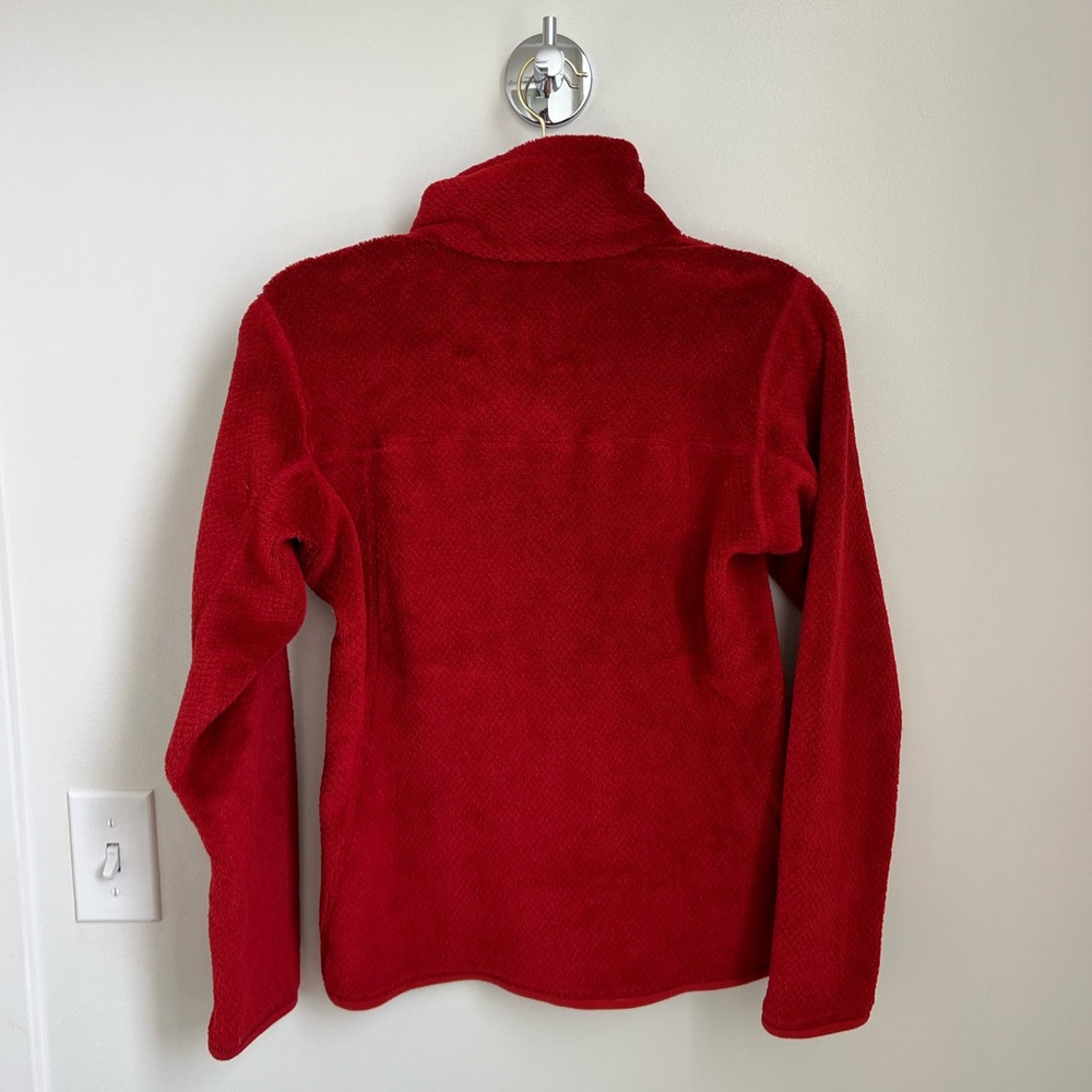 EUC Patagonia red fuzzy perfect color size XS - Picture 3 of 3